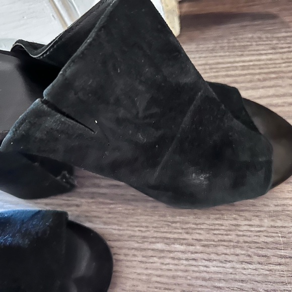 Size 4 Black Sewed Block Heel Slides - Picture 7 of 16
